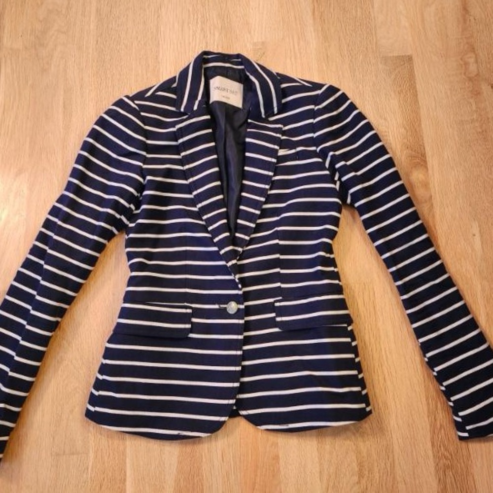 Classic NAVY striped blazer